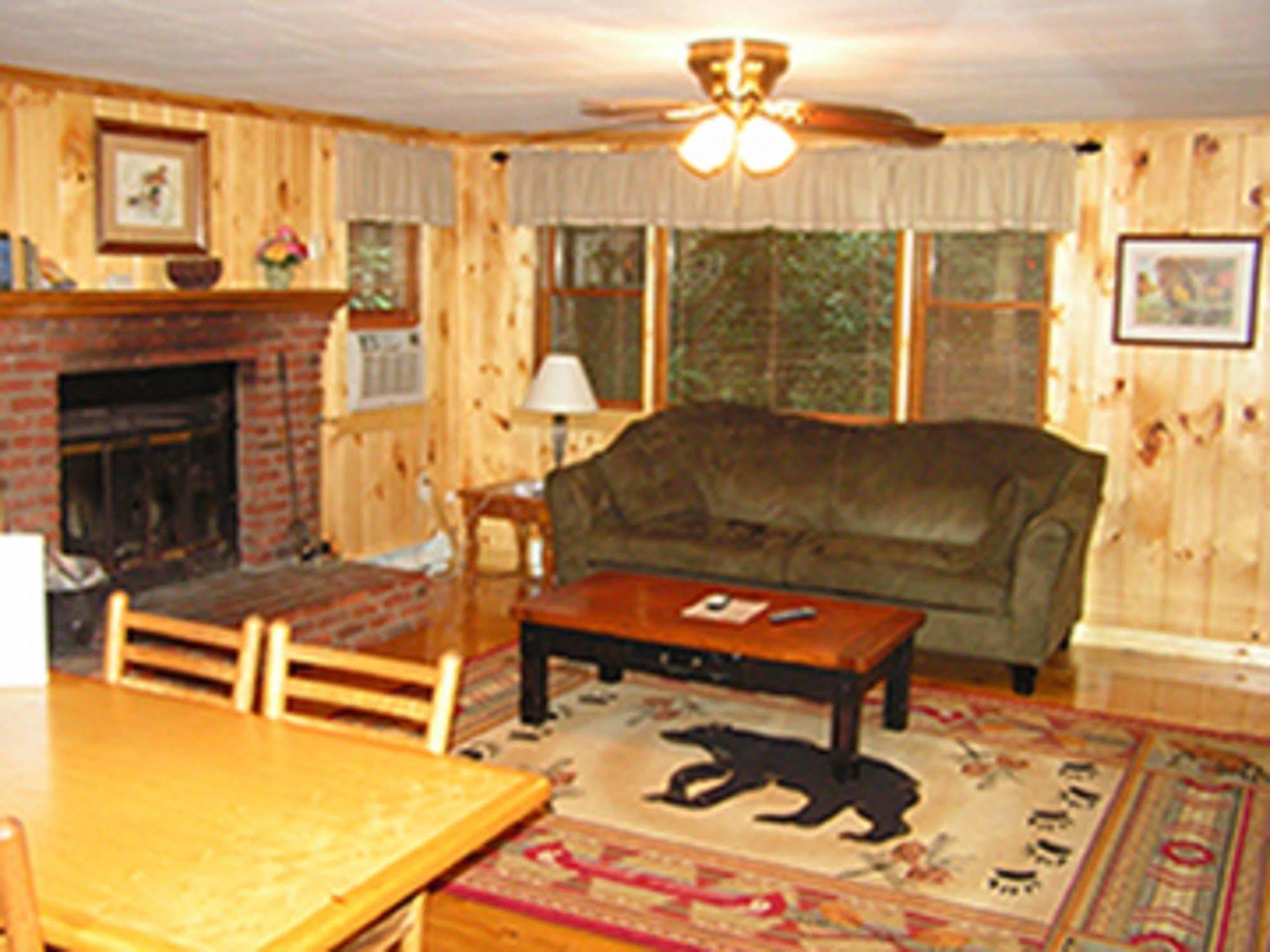 Cabins At Twinbrook Resort Maggie Valley Exteriör bild
