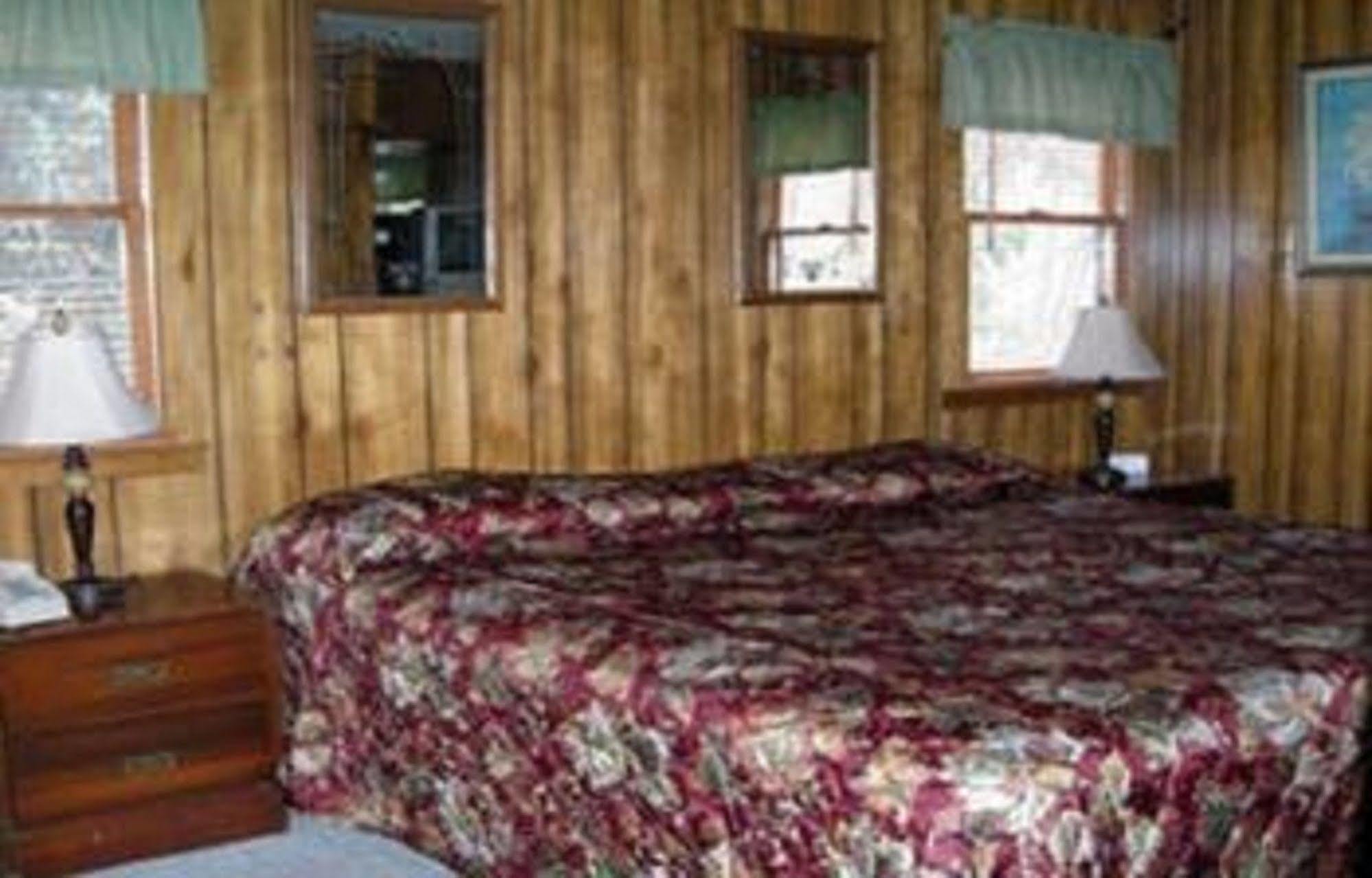 Cabins At Twinbrook Resort Maggie Valley Exteriör bild